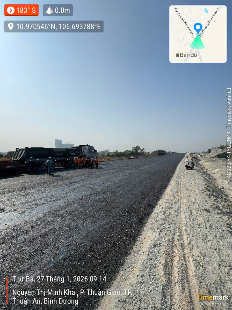 Công nhân xây dựng châu Á